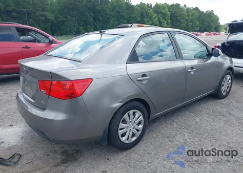 2010 Kia Forte Ex z USA, uszkodzony, nr VIN KNAFU4A25A5303282
